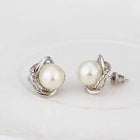 White Rose Gold Plated Pearl Zirconia Stud Earrings L69