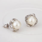 White Rose Gold Plated Pearl Zirconia Stud Earrings L69
